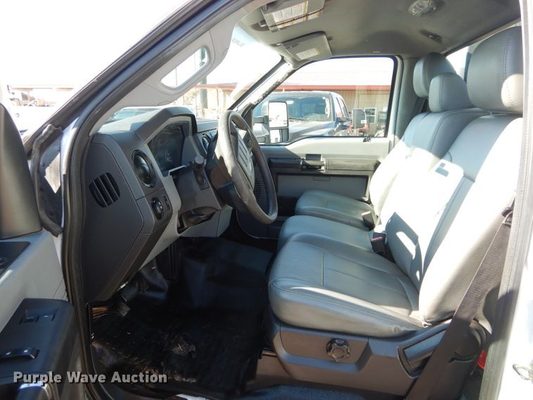 image for item GF9804 2012 Ford F550 Super Duty truck cab and chassis