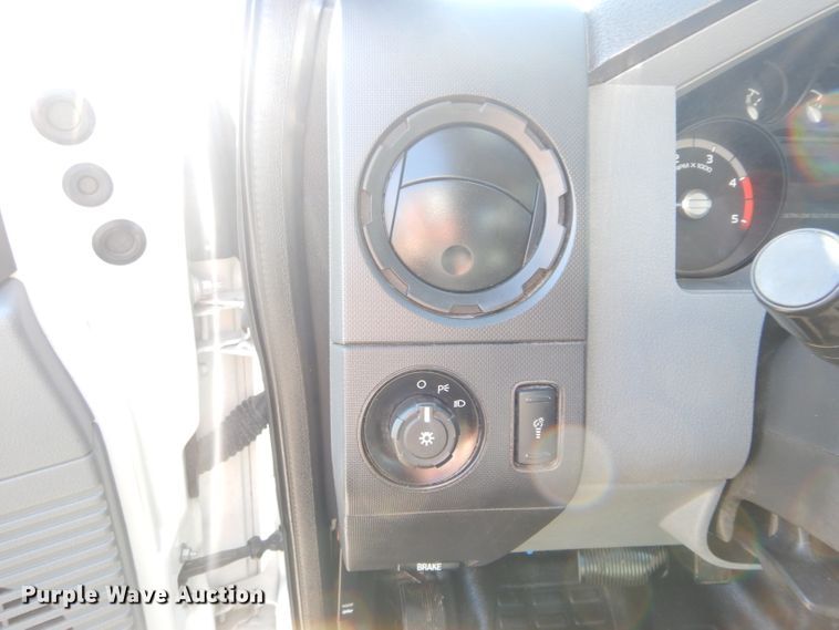 image for item GF9804 2012 Ford F550 Super Duty truck cab and chassis