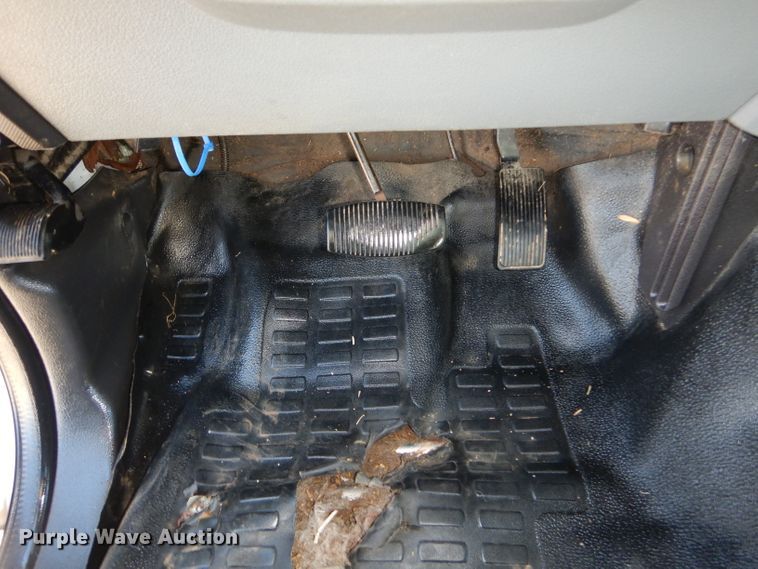 image for item GF9804 2012 Ford F550 Super Duty truck cab and chassis