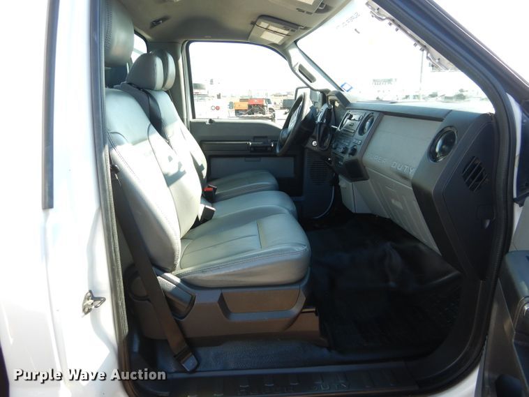 image for item GF9804 2012 Ford F550 Super Duty truck cab and chassis