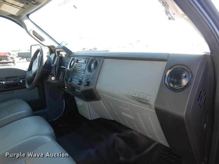 image for item GF9804 2012 Ford F550 Super Duty truck cab and chassis