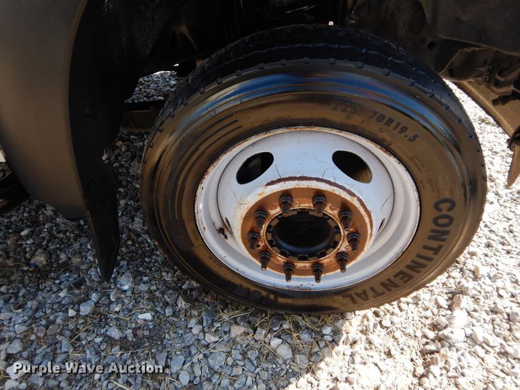 image for item GF9804 2012 Ford F550 Super Duty truck cab and chassis