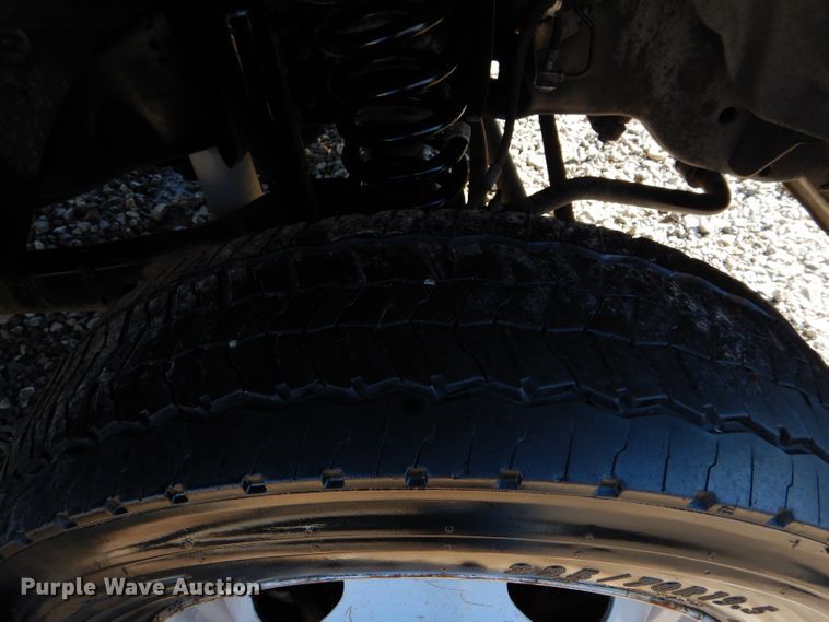 image for item GF9804 2012 Ford F550 Super Duty truck cab and chassis