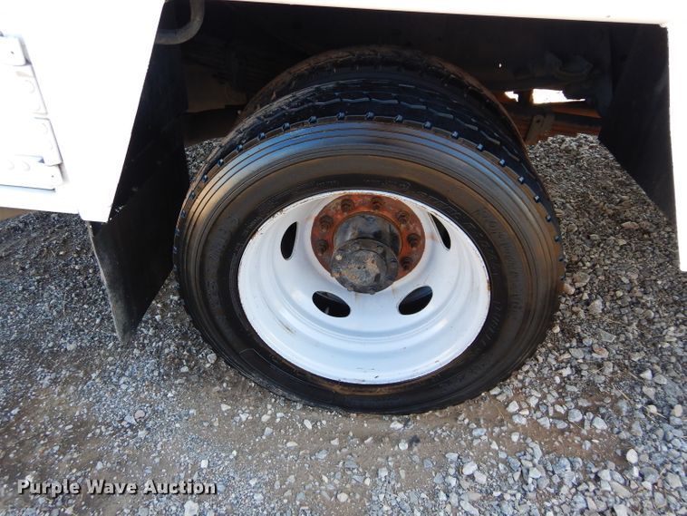 image for item GF9804 2012 Ford F550 Super Duty truck cab and chassis