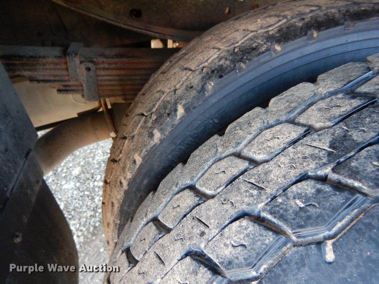 image for item GF9804 2012 Ford F550 Super Duty truck cab and chassis