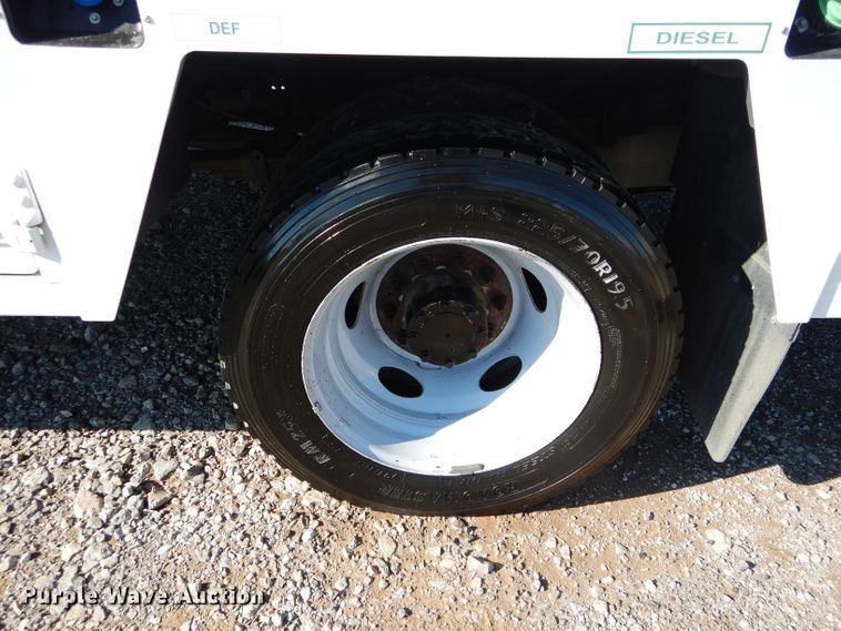 image for item GF9804 2012 Ford F550 Super Duty truck cab and chassis