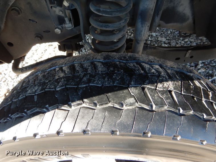 image for item GF9804 2012 Ford F550 Super Duty truck cab and chassis