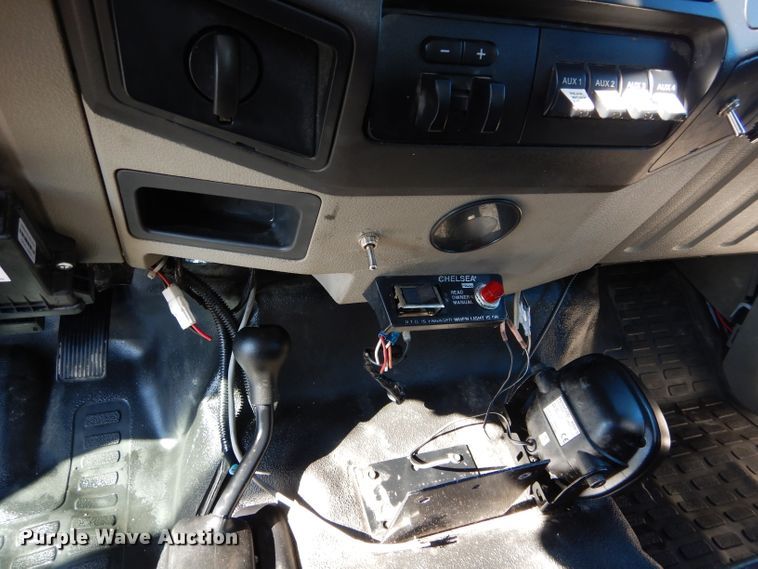 image for item GF9805 2010 Ford F550 Super Duty truck cab and chassis