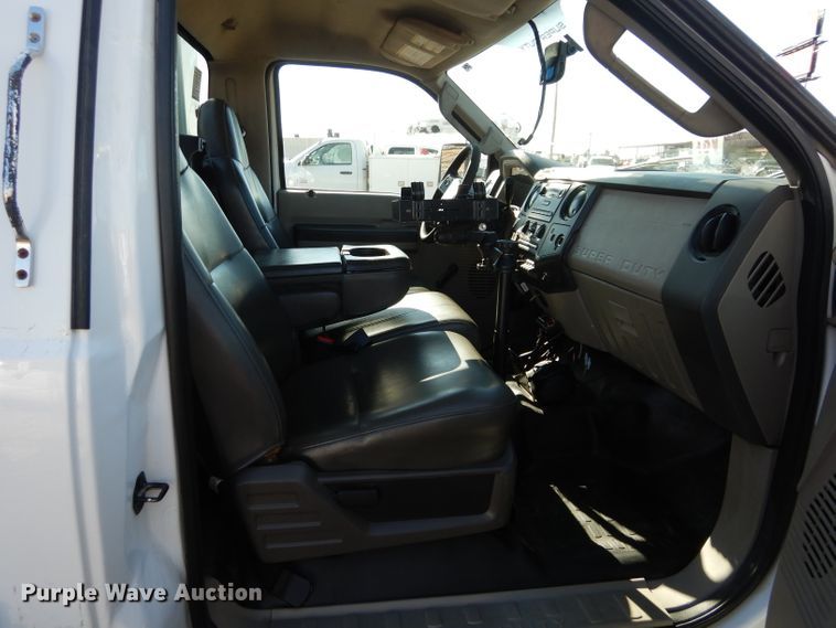 image for item GF9805 2010 Ford F550 Super Duty truck cab and chassis