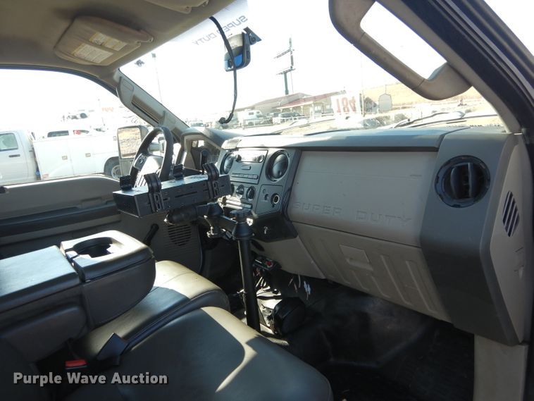 image for item GF9805 2010 Ford F550 Super Duty truck cab and chassis