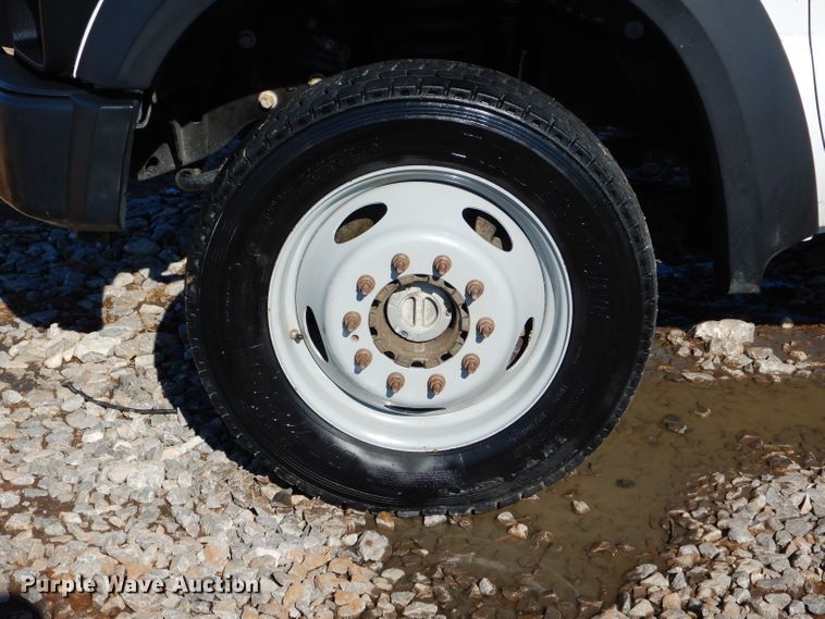 image for item GF9805 2010 Ford F550 Super Duty truck cab and chassis