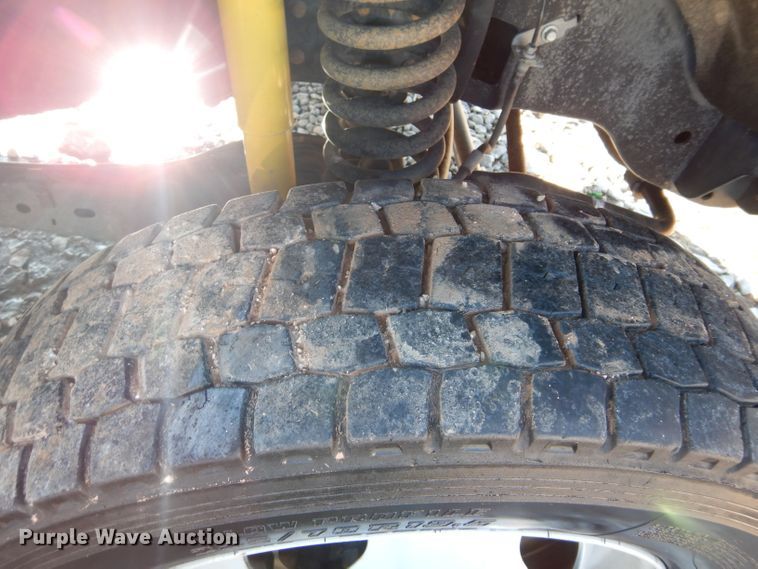 image for item GF9805 2010 Ford F550 Super Duty truck cab and chassis