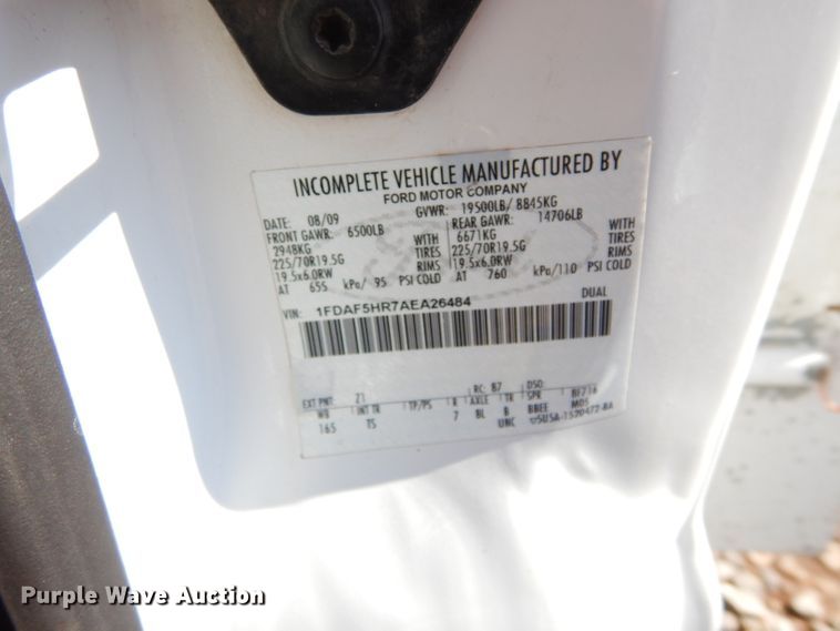 image for item GF9805 2010 Ford F550 Super Duty truck cab and chassis