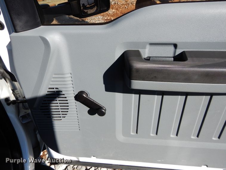 image for item GF9806 2012 Ford F450 Super Duty SuperCab truck cab and chassis