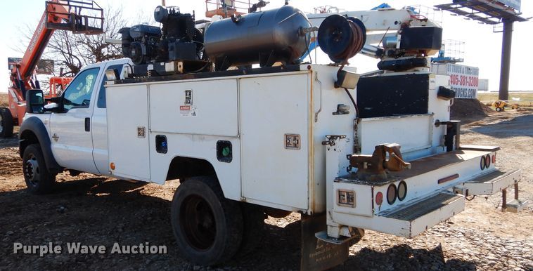 image for item GF9807 2011 Ford F550 Super Duty SuperCab pickup truck cab and chassis