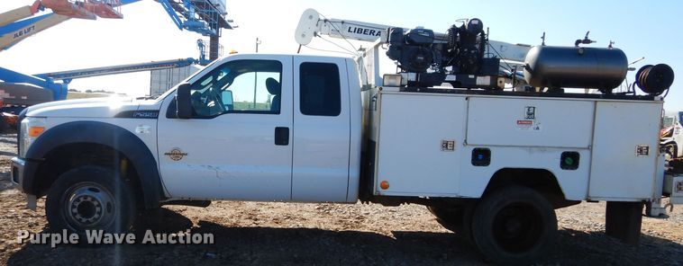 image for item GF9807 2011 Ford F550 Super Duty SuperCab pickup truck cab and chassis