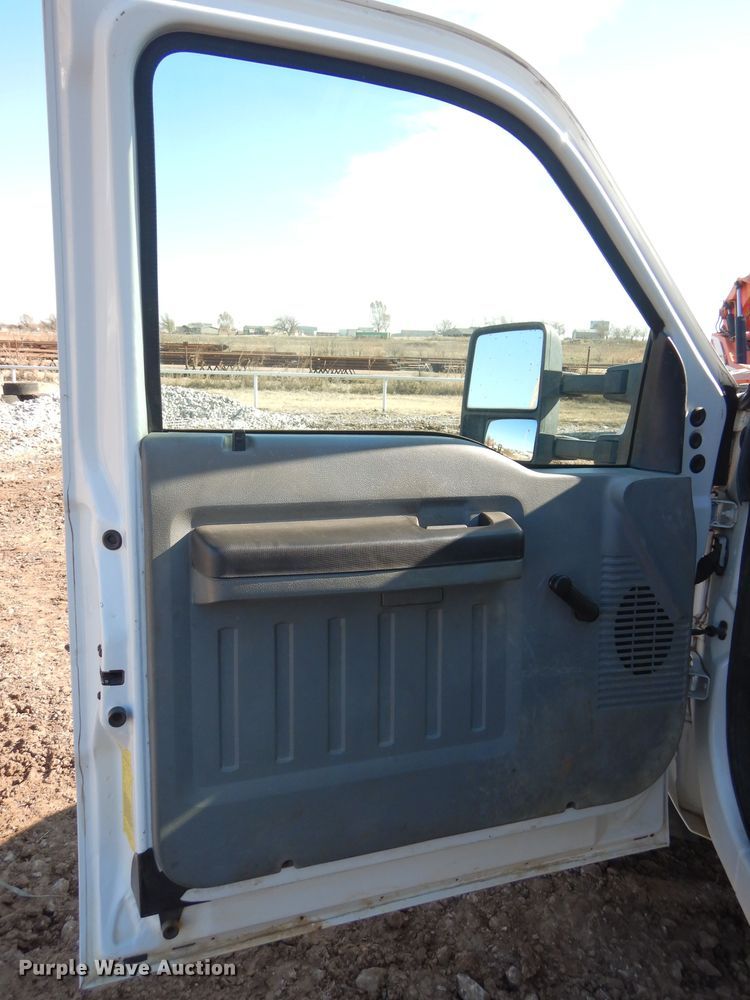 image for item GF9807 2011 Ford F550 Super Duty SuperCab pickup truck cab and chassis