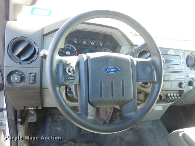 image for item GF9807 2011 Ford F550 Super Duty SuperCab pickup truck cab and chassis