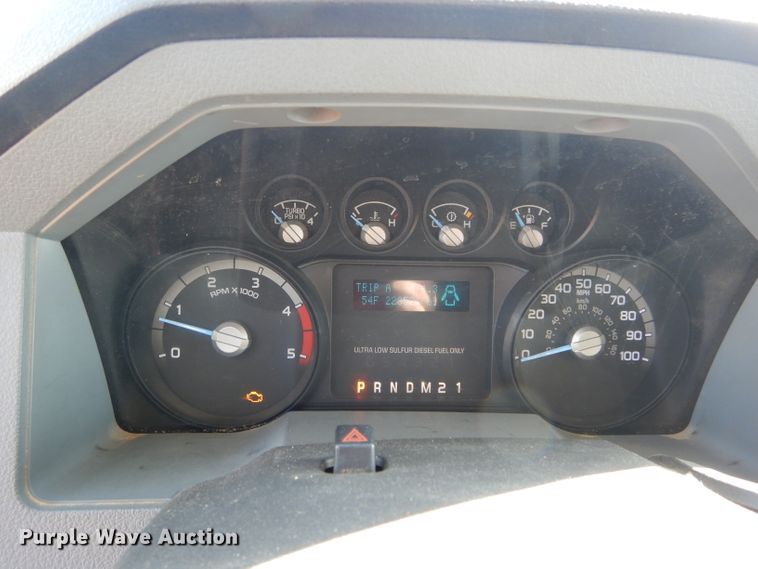 image for item GF9807 2011 Ford F550 Super Duty SuperCab pickup truck cab and chassis