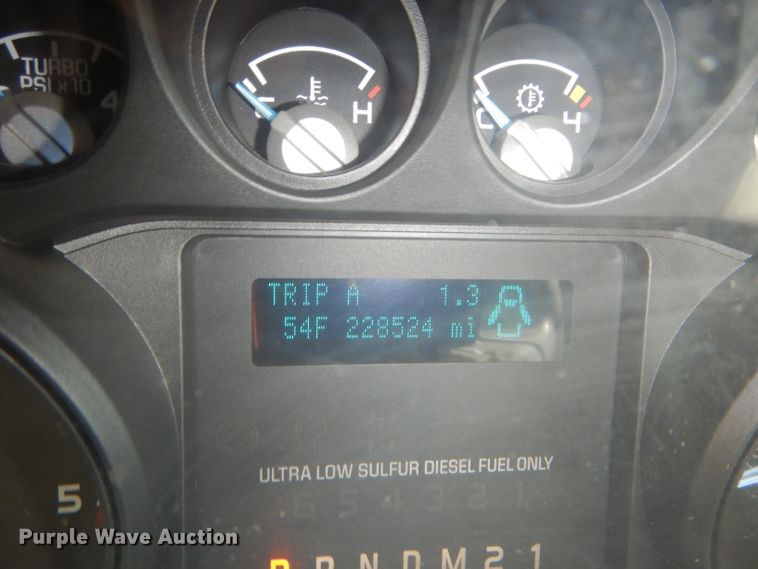 image for item GF9807 2011 Ford F550 Super Duty SuperCab pickup truck cab and chassis