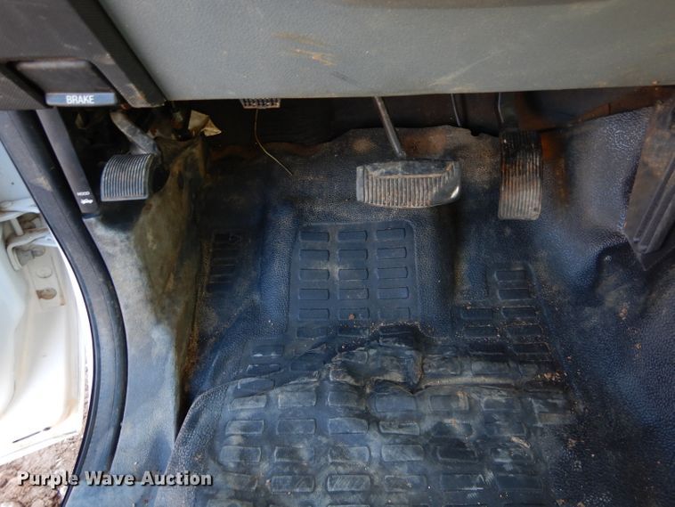 image for item GF9807 2011 Ford F550 Super Duty SuperCab pickup truck cab and chassis