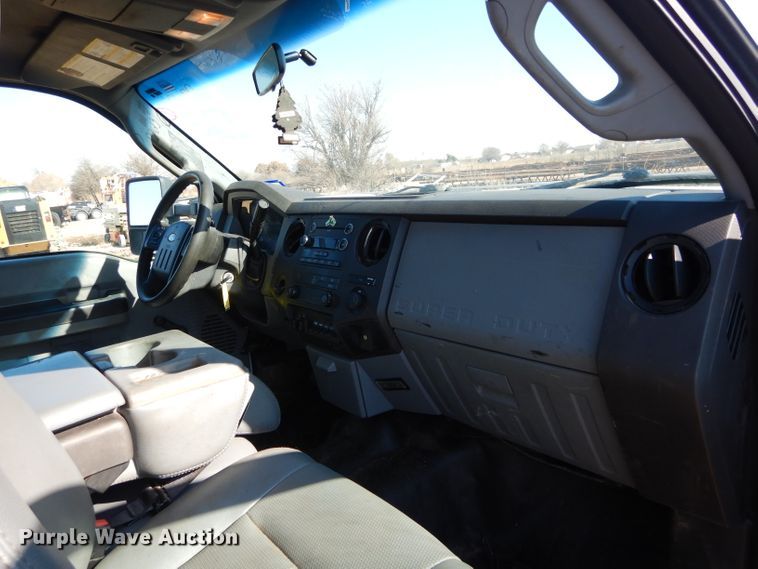 image for item GF9807 2011 Ford F550 Super Duty SuperCab pickup truck cab and chassis