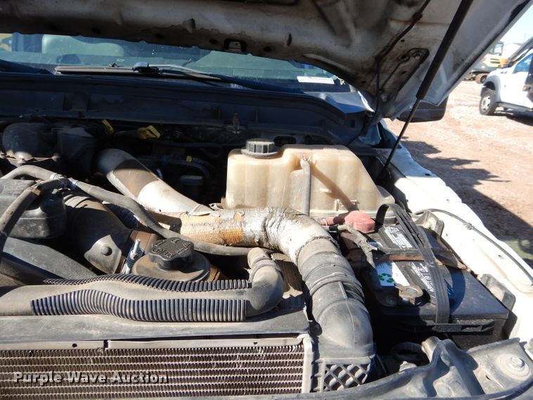 image for item GF9807 2011 Ford F550 Super Duty SuperCab pickup truck cab and chassis