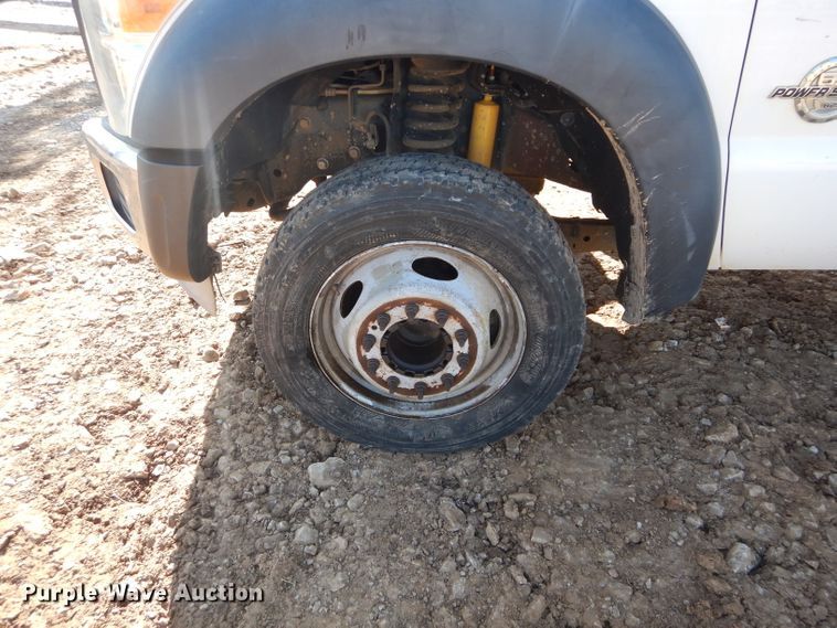 image for item GF9807 2011 Ford F550 Super Duty SuperCab pickup truck cab and chassis