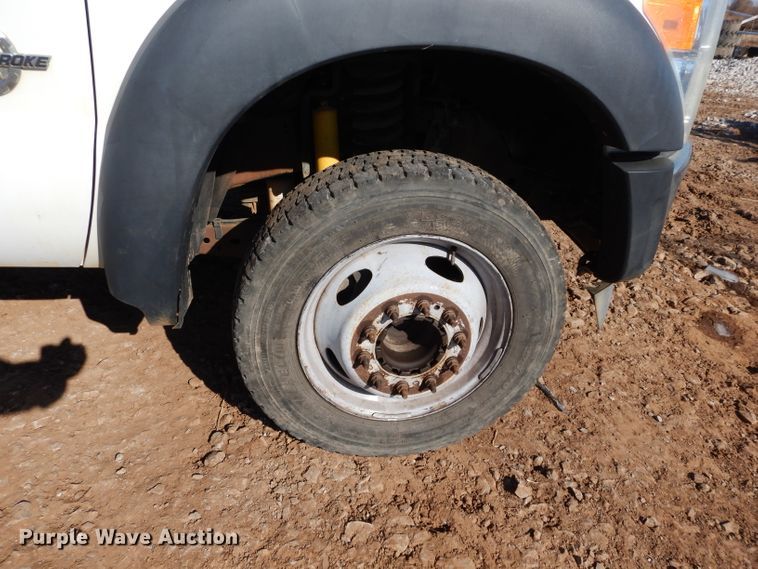 image for item GF9807 2011 Ford F550 Super Duty SuperCab pickup truck cab and chassis