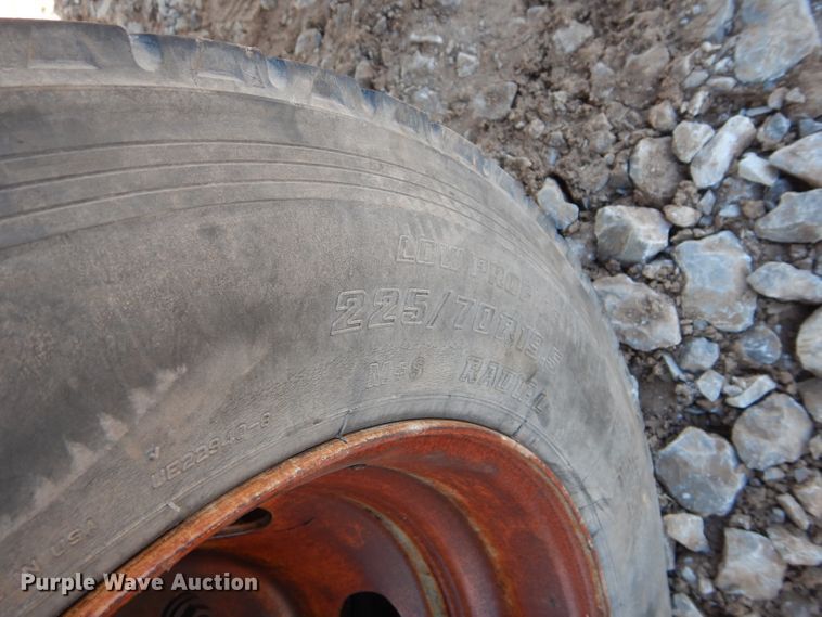 image for item GF9807 2011 Ford F550 Super Duty SuperCab pickup truck cab and chassis