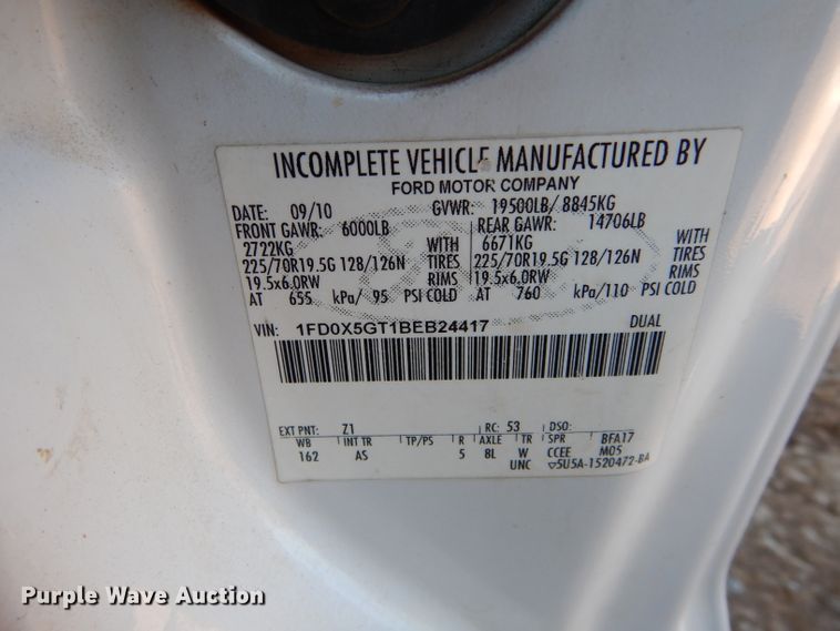 image for item GF9807 2011 Ford F550 Super Duty SuperCab pickup truck cab and chassis