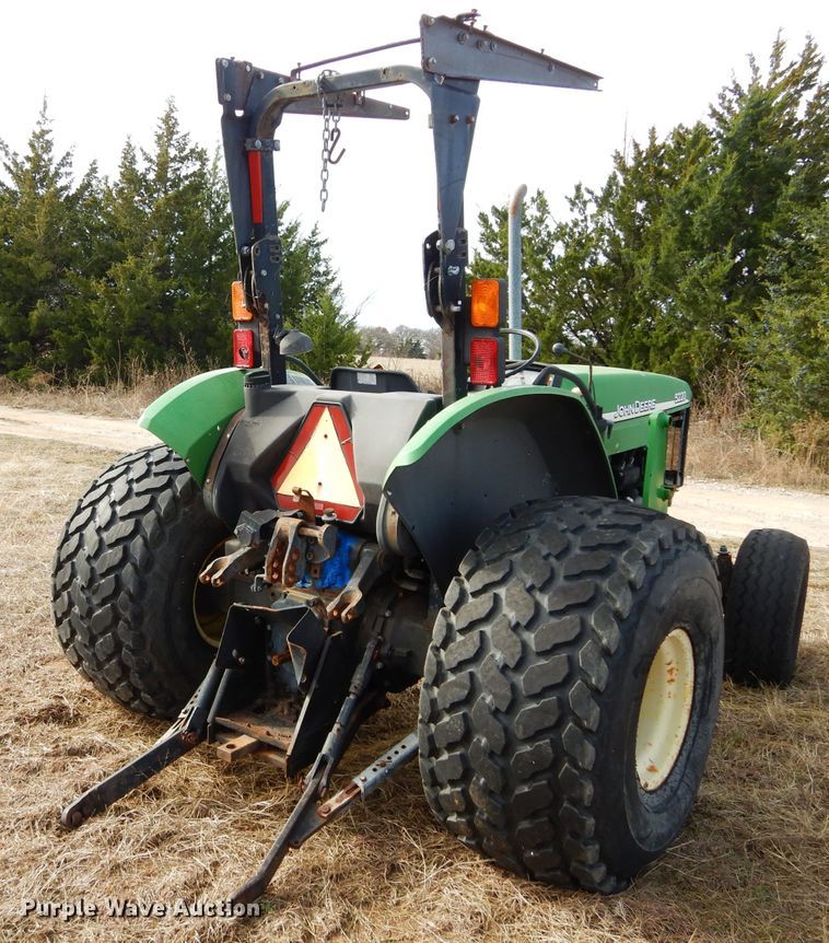 image for item GF9902 2003 John Deere 5220 tractor
