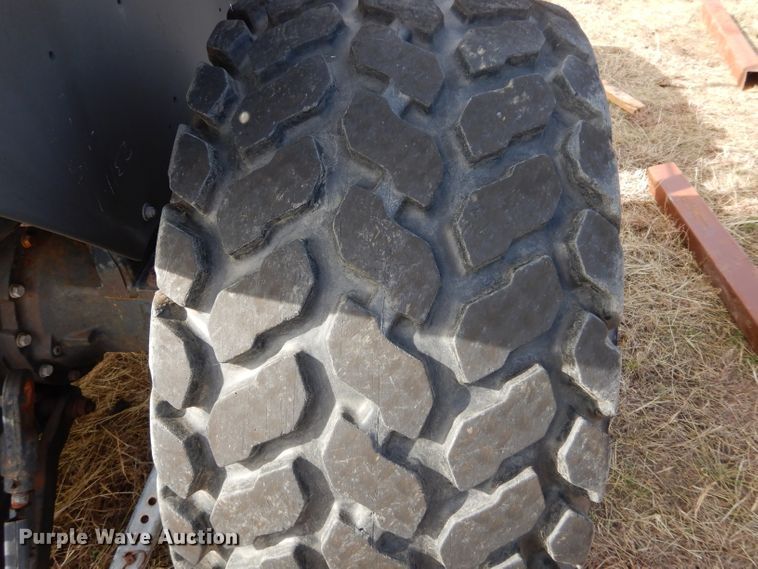 image for item GF9902 2003 John Deere 5220 tractor