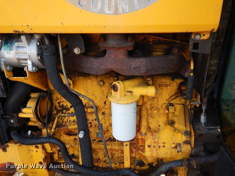 image for item GF9903 1993 Ford 6640 tractor