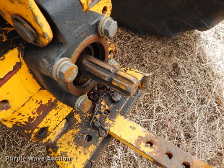 image for item GF9903 1993 Ford 6640 tractor