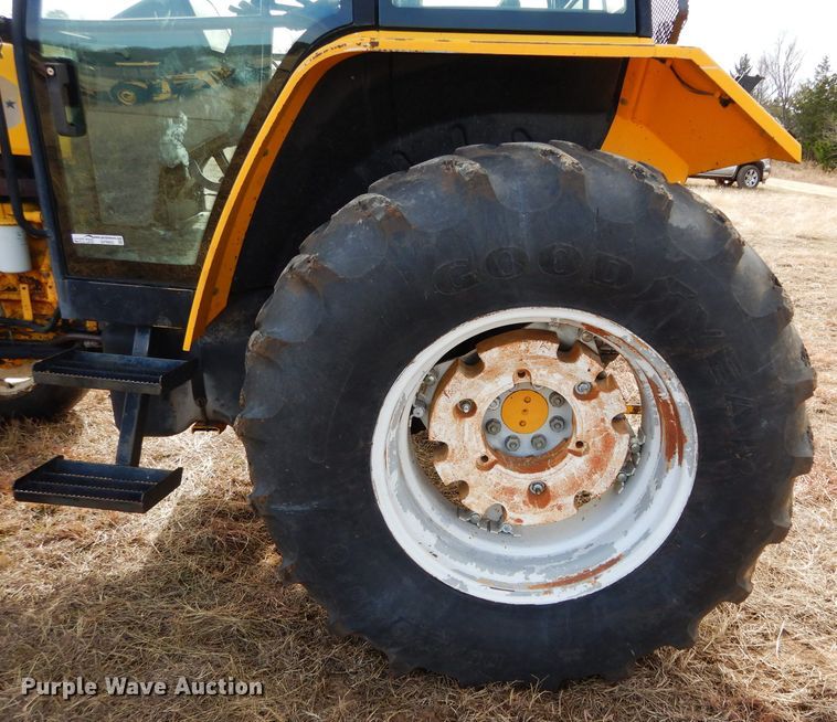 image for item GF9903 1993 Ford 6640 tractor