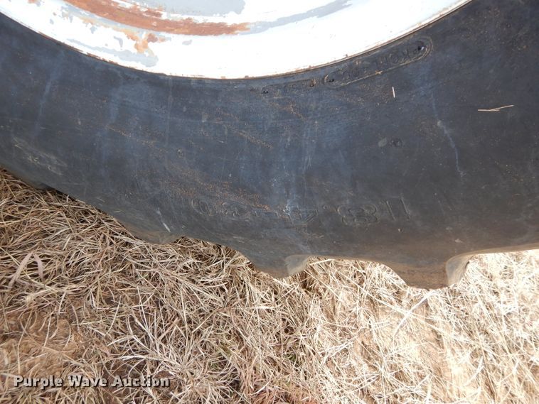 image for item GF9903 1993 Ford 6640 tractor