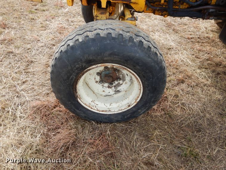 image for item GF9903 1993 Ford 6640 tractor