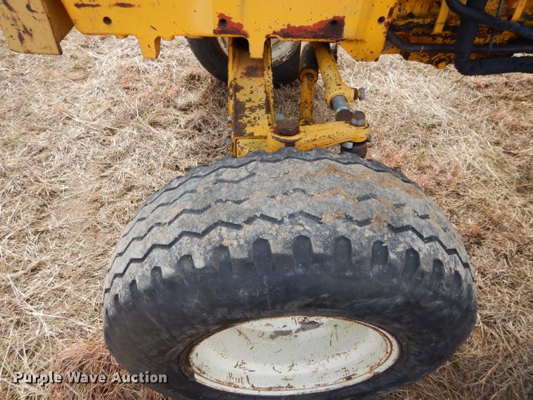 image for item GF9903 1993 Ford 6640 tractor