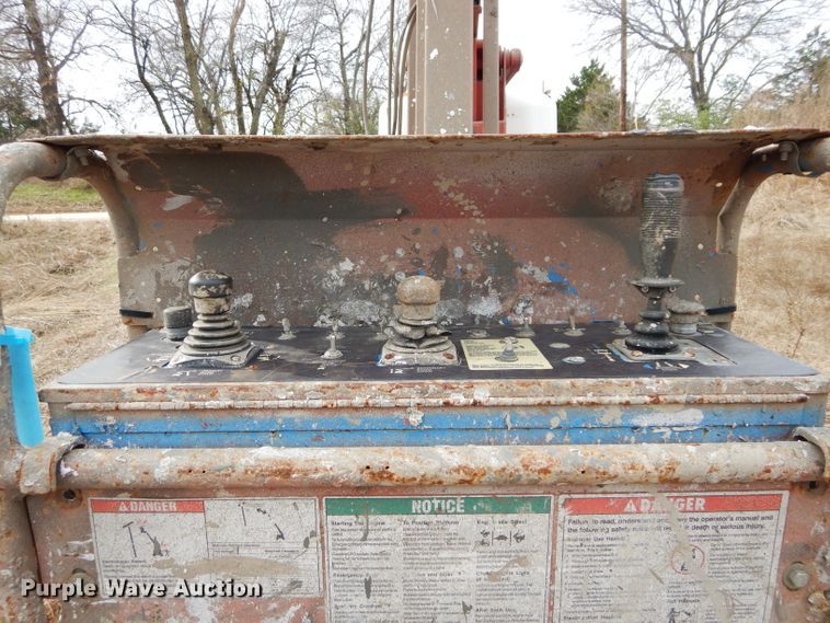 image for item GF9910 2001 Genie Z60/34 boom lift