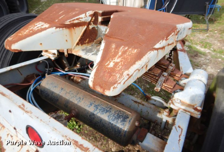 image for item GF9911 1995 Silver Eagle CST20W trailer dolly