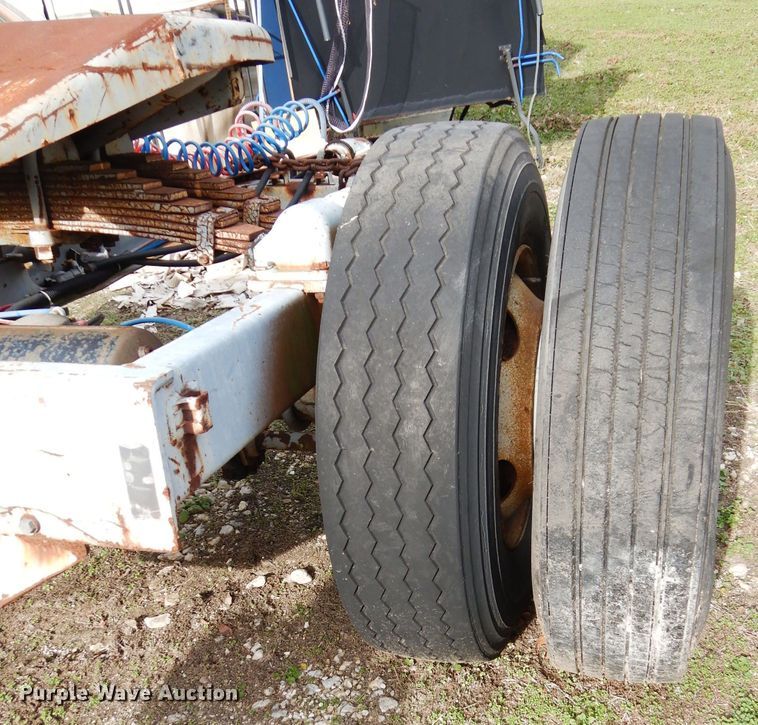 image for item GF9911 1995 Silver Eagle CST20W trailer dolly