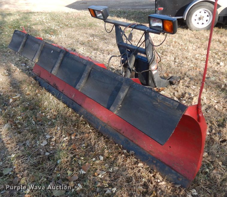 image for item GJ9082 Boss 9'W snow plow