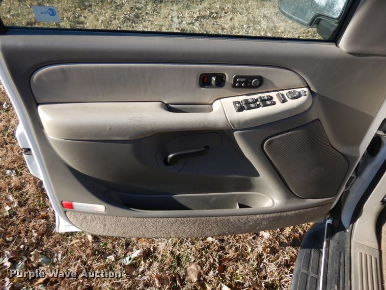 image for item GJ9083 2001 GMC Yukon SUV