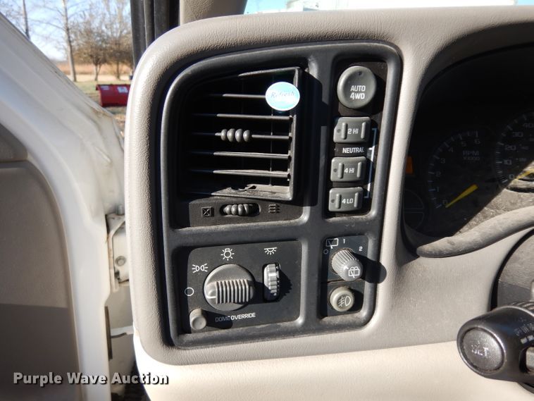 image for item GJ9083 2001 GMC Yukon SUV