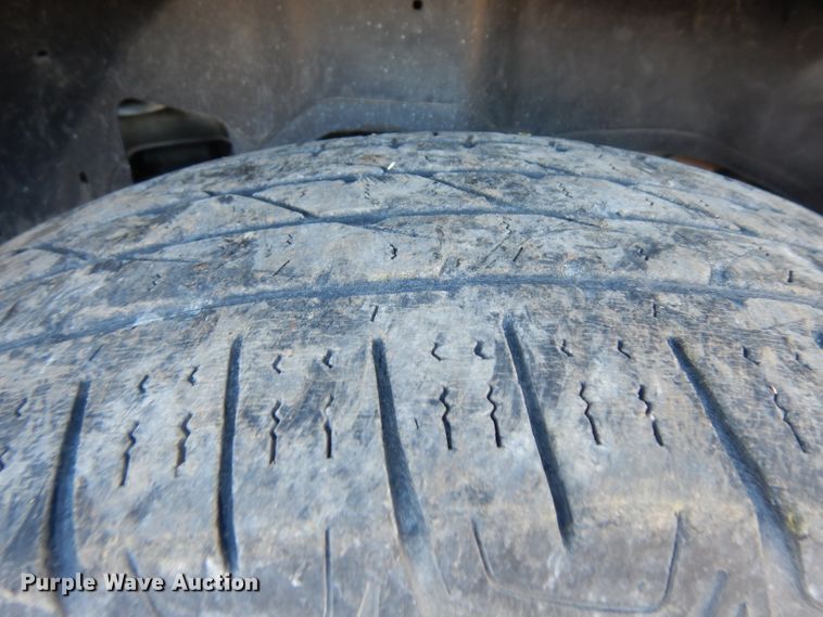 image for item GJ9083 2001 GMC Yukon SUV