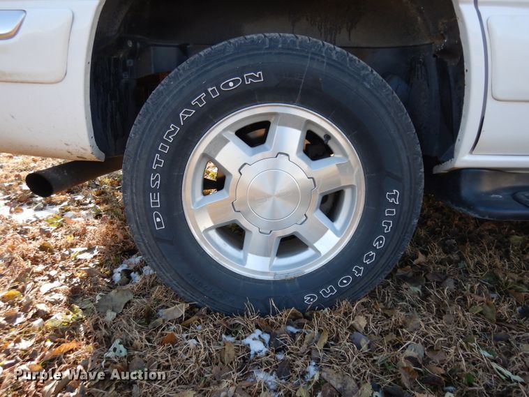image for item GJ9083 2001 GMC Yukon SUV