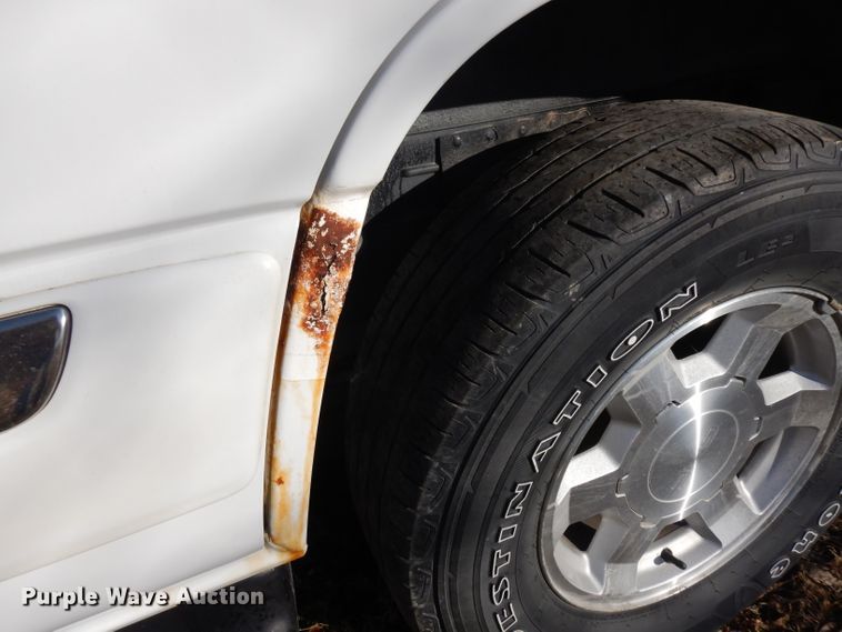 image for item GJ9083 2001 GMC Yukon SUV