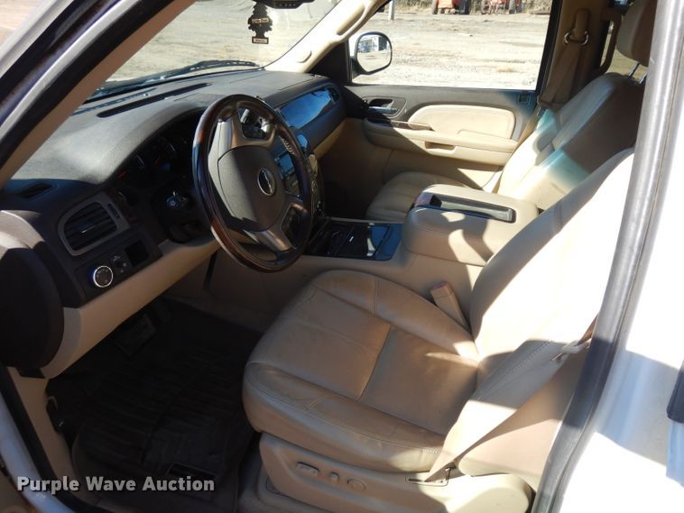 image for item GJ9088 2008 GMC Yukon Denali XL SUV