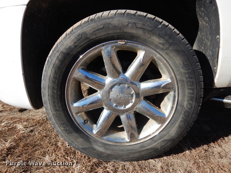 image for item GJ9088 2008 GMC Yukon Denali XL SUV